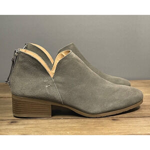 Kenneth Cole Reaction Women's Side Skip Ankle Booties Size 9 Gray Suede Low Heel